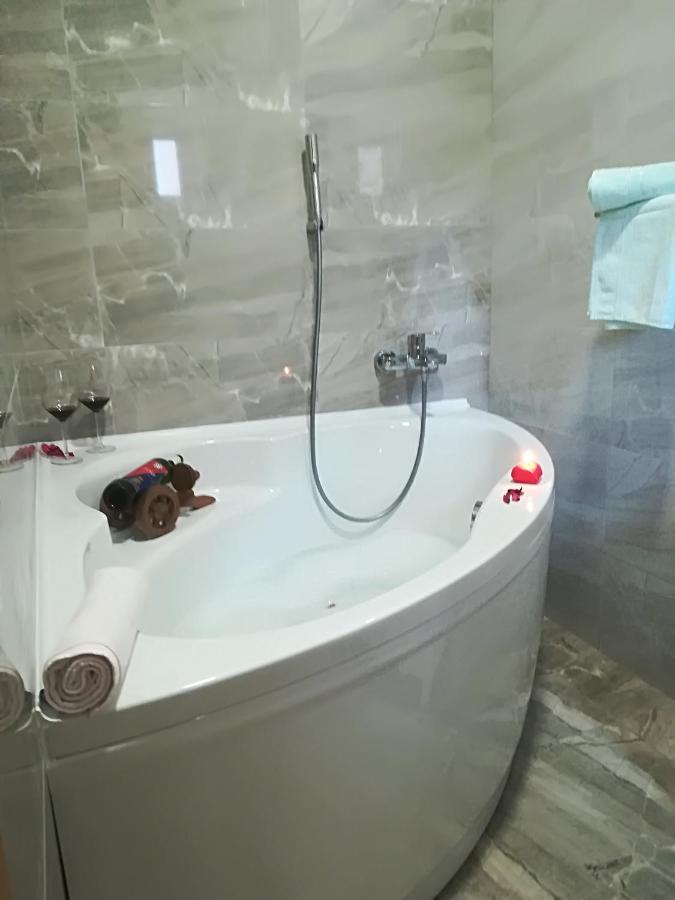 Apartment Nela Baška Voda المظهر الخارجي الصورة