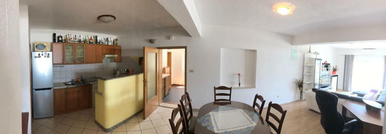 Apartment Nela Baška Voda المظهر الخارجي الصورة