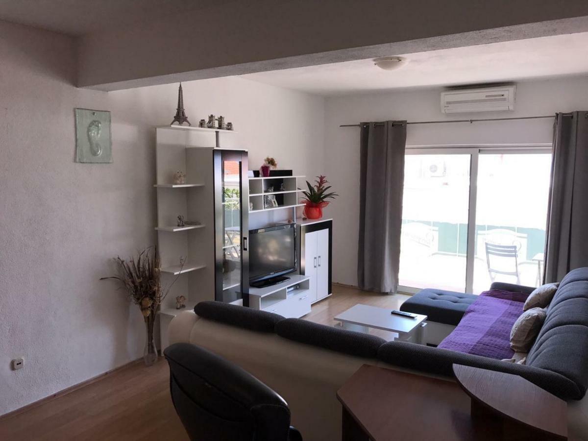 Apartment Nela Baška Voda المظهر الخارجي الصورة