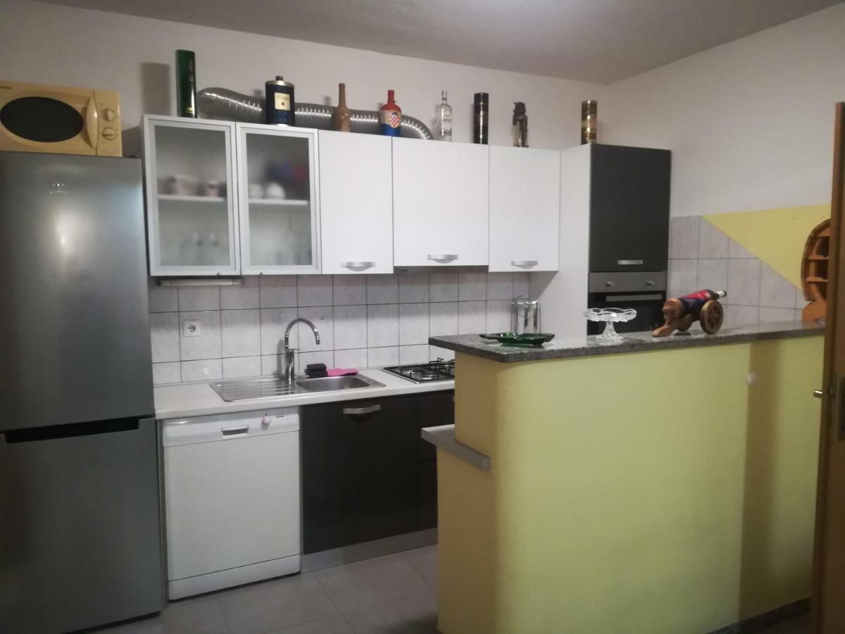 Apartment Nela Baška Voda المظهر الخارجي الصورة