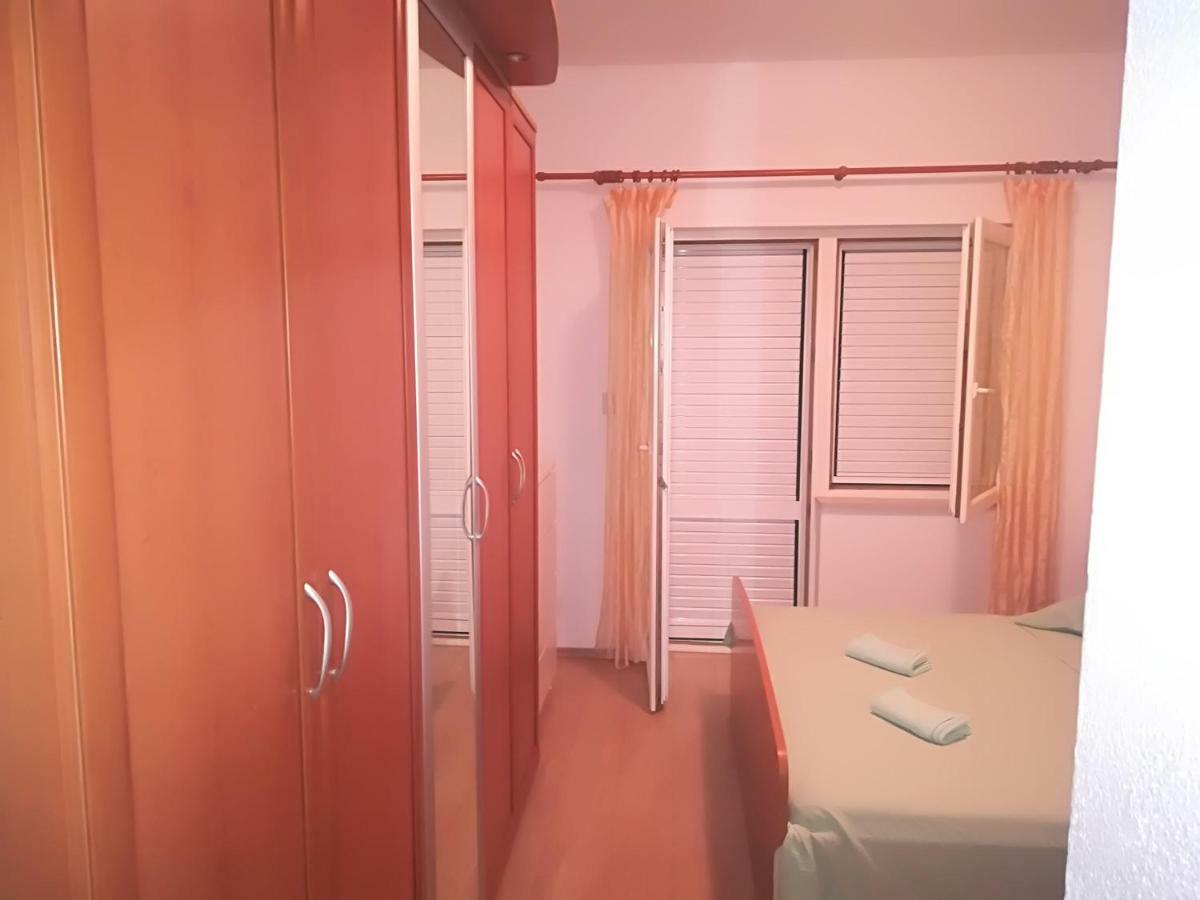 Apartment Nela Baška Voda المظهر الخارجي الصورة